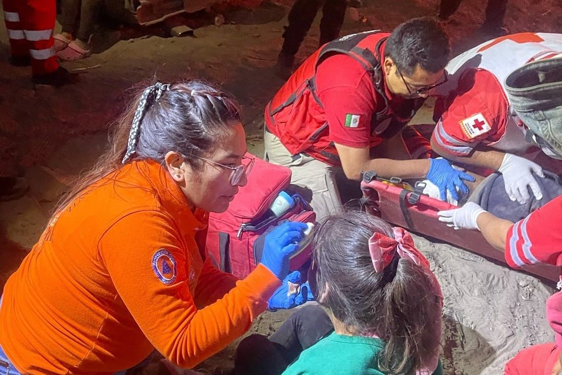 Brinda auxilio Protección Civil de Huamantla a persona lesionada de percance vial